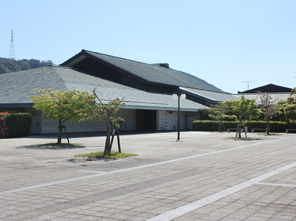 九州陶磁文化館場