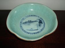 粉青磁染付山水輪花鉢　￥65,000
