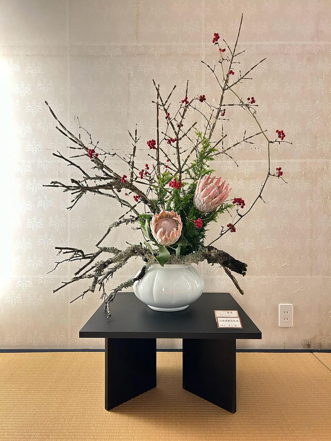西洋館を彩る 花×器<br>有田・華道部門と有田陶芸協会の饗宴