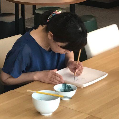 S-plates（スクエアプレート）は、当ギャラリーでしか絵付けできない商品です。