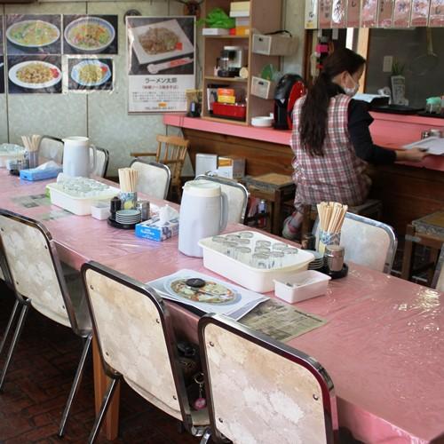 20席ほどの店内の様子です。