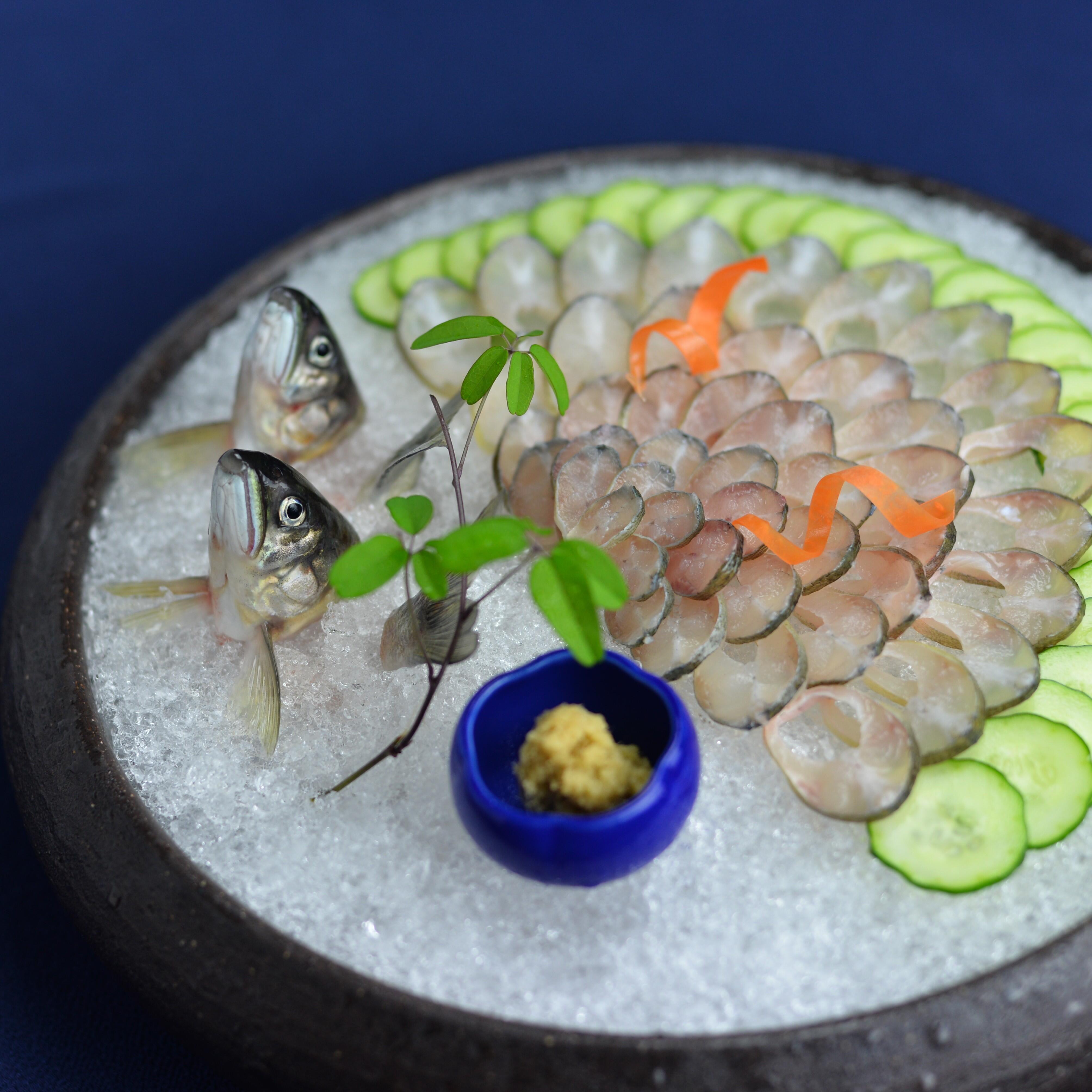 鮎の背ごし \ 2,057円