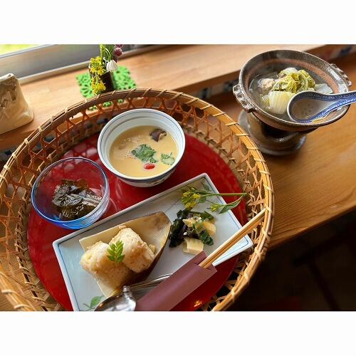 特選五行ランチ ¥2800 (税込)  ※予約制<br>陰陽五行を用いて、食生活チェックをカルテでさせて頂き、今必要な食材の小鉢を添えた、お1人お1人に完全オーダーメイドの和ベースランチ。