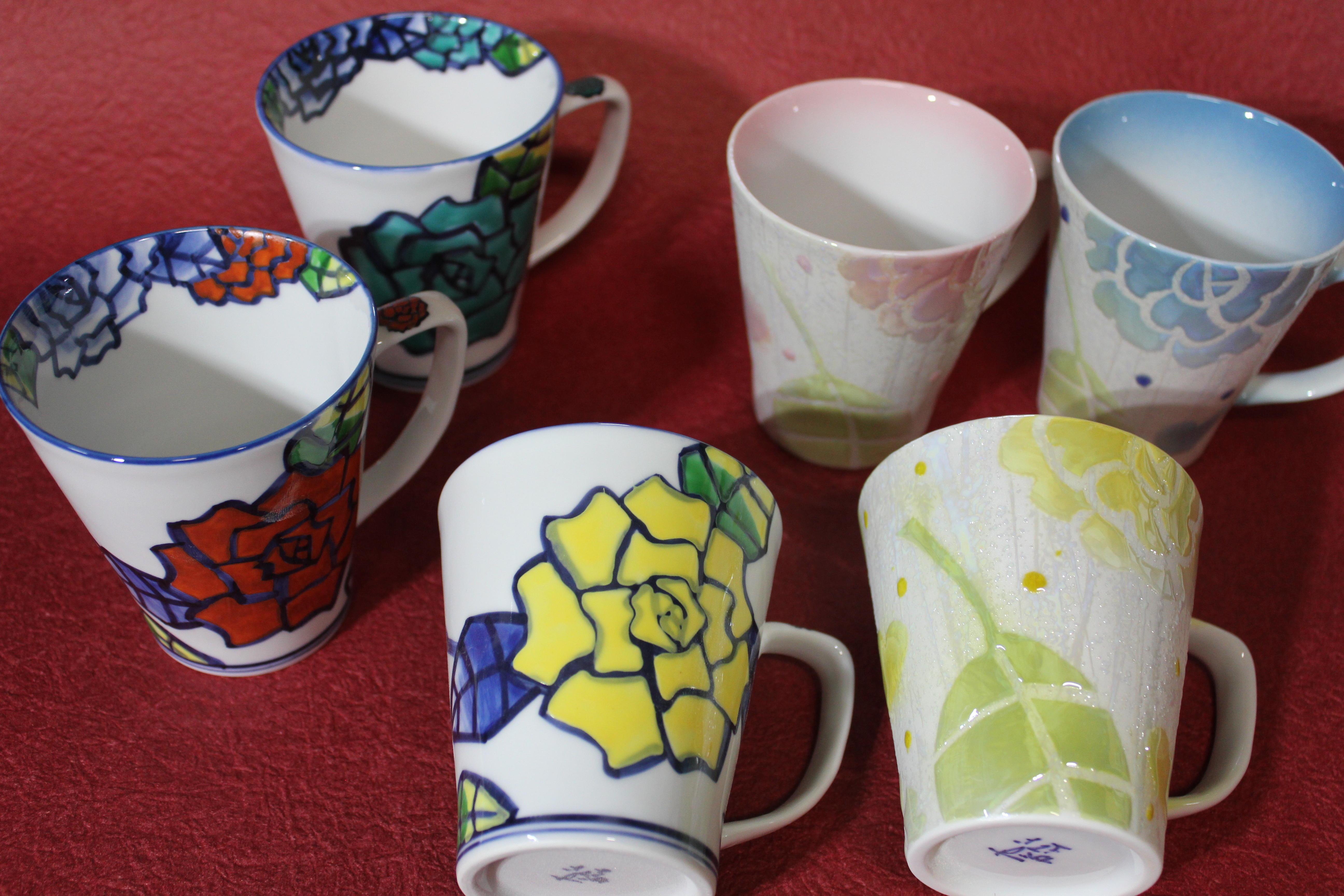 砂窯人気の手描きの薔薇シリーズ(5色展開)とラスターのカップ
