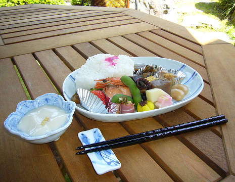 料亭の料理を盛った